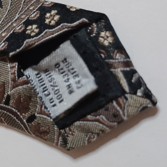 GEOFFREY BEENE MEN'S 100% SILK. - Picture 9 of 9